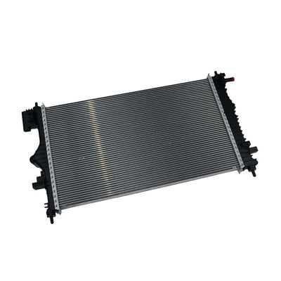 Un buon prezzo. Radiatore in alluminio e serbatoio d'acqua di plastica Perfetto per Chevrolet Malibu 1.5T 2012-2019 in linea
