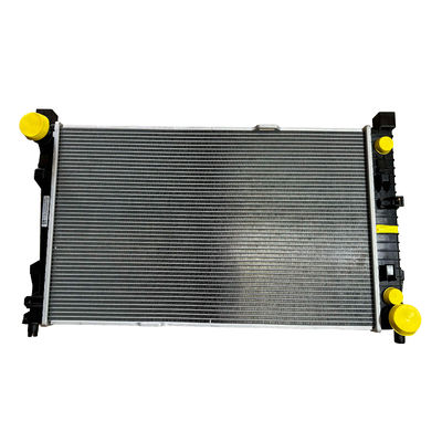 Un buon prezzo. 2002-2004 Anno Ricambi auto Radiatore in alluminio per Mercedes-Benz W203 A209 C209 3513408 in linea