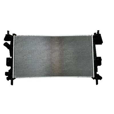 Un buon prezzo. Sostituisci/ripara la tua Ford Focus D2 F1 con il nostro radiatore in alluminio e serbatoio di acqua di plastica in linea