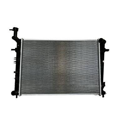 Un buon prezzo. Kia HY2210 253102E100 253102E101 253100L500 Parts auto Radiatore del sistema di raffreddamento del motore in linea