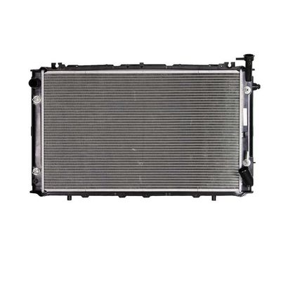 Un buon prezzo. Progettazione del radiatore in alluminio del sistema di raffreddamento dell'auto per Nissan PATROL 214101Y02A 1994-1997 Anno in linea